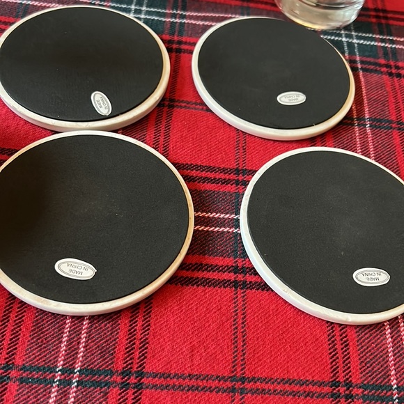 Linda Grayson collection of glasses and coasters - Picture 5 of 14